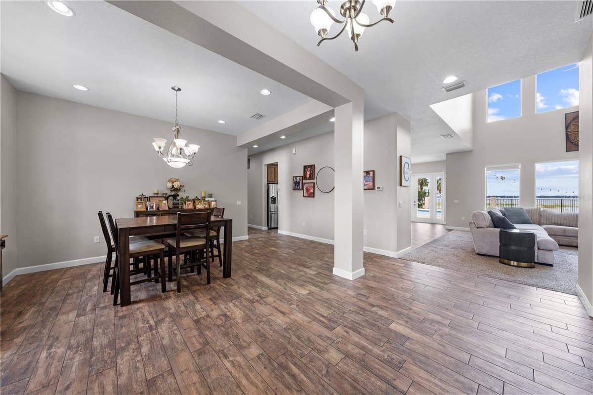 4664 HICKORY TREE LN — photo 11 of 91
