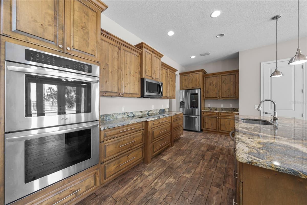 4664 HICKORY TREE LN — photo 22 of 91