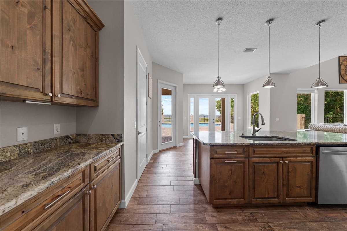 4664 HICKORY TREE LN — photo 26 of 91