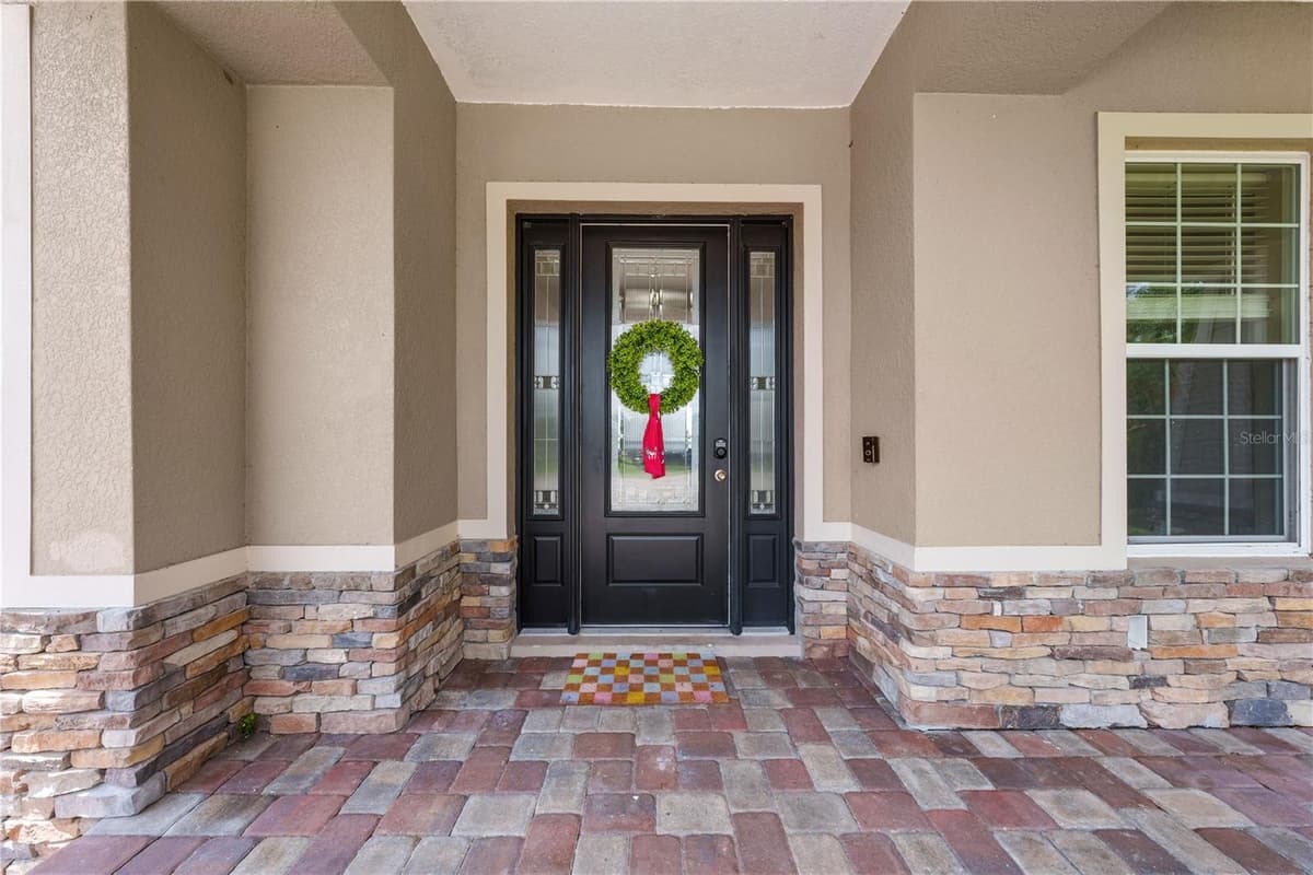 4664 HICKORY TREE LN — photo 6 of 91
