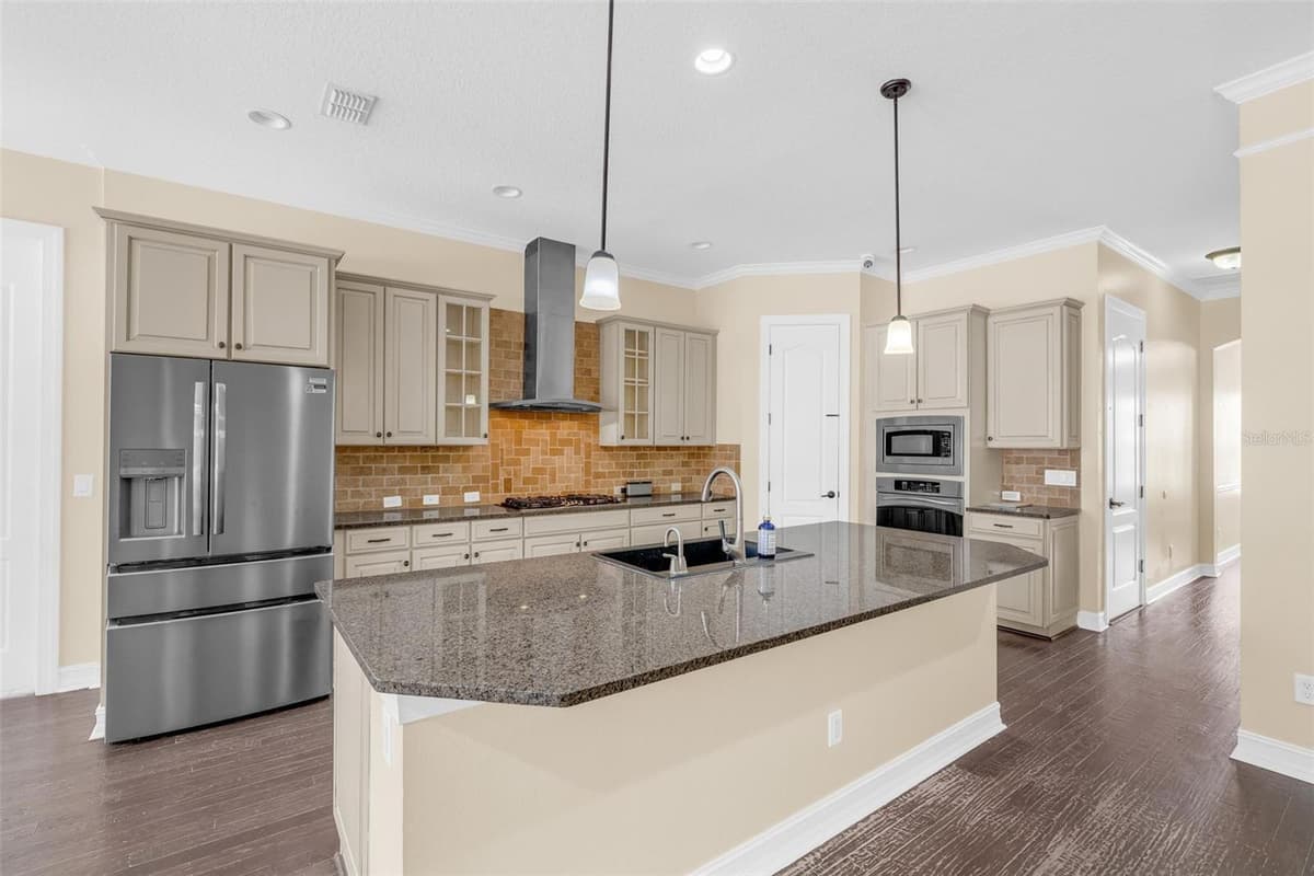 7231 SANGALLA DRIVE — photo 10 of 58