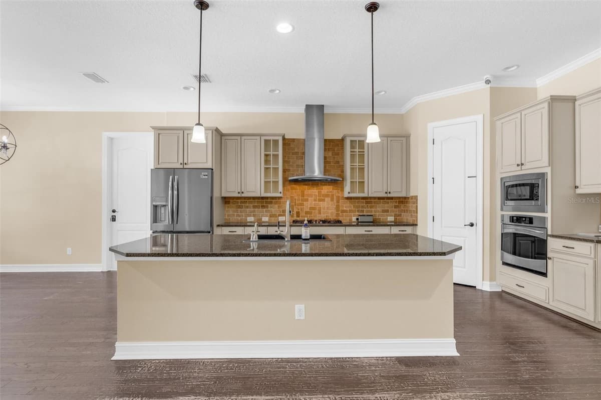 7231 SANGALLA DRIVE — photo 6 of 58
