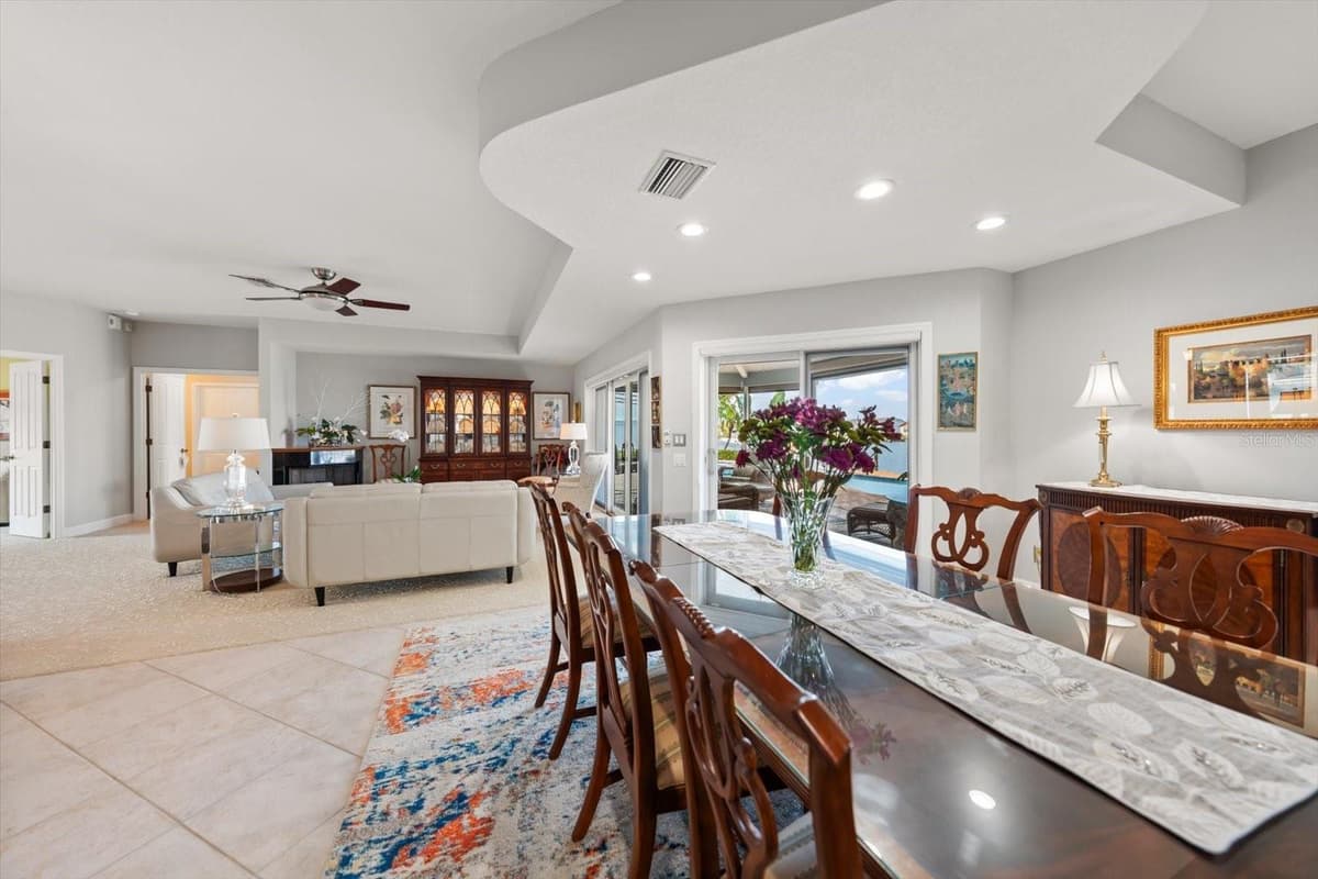 2218 DONATO DRIVE — photo 12 of 38
