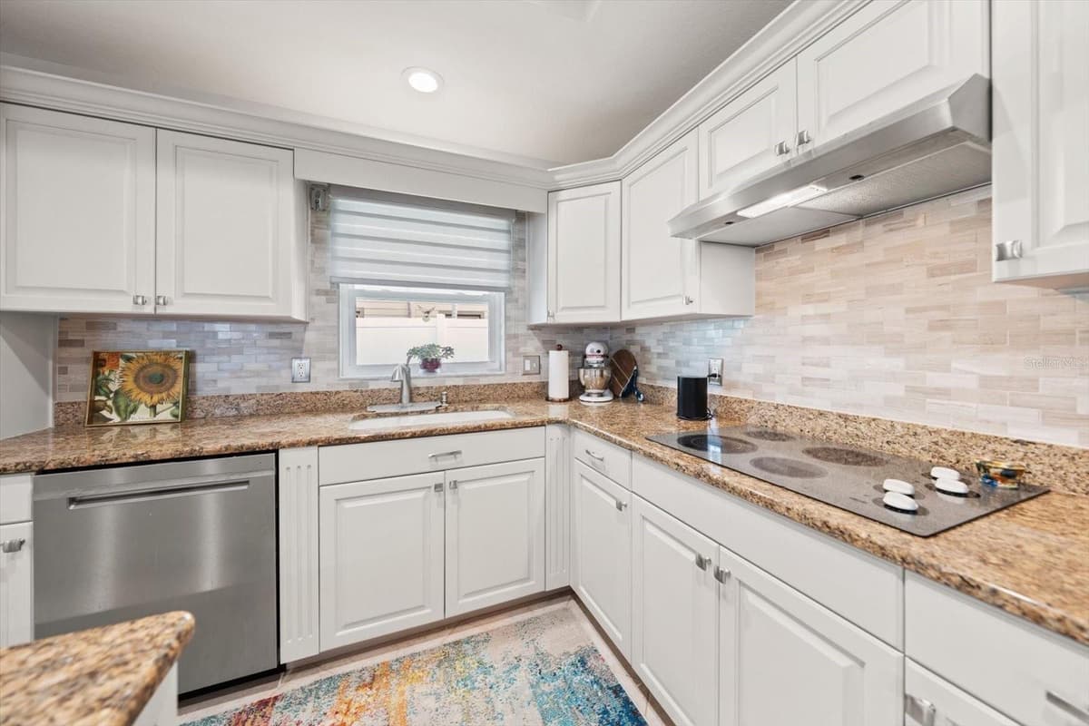 2218 DONATO DRIVE — photo 14 of 38