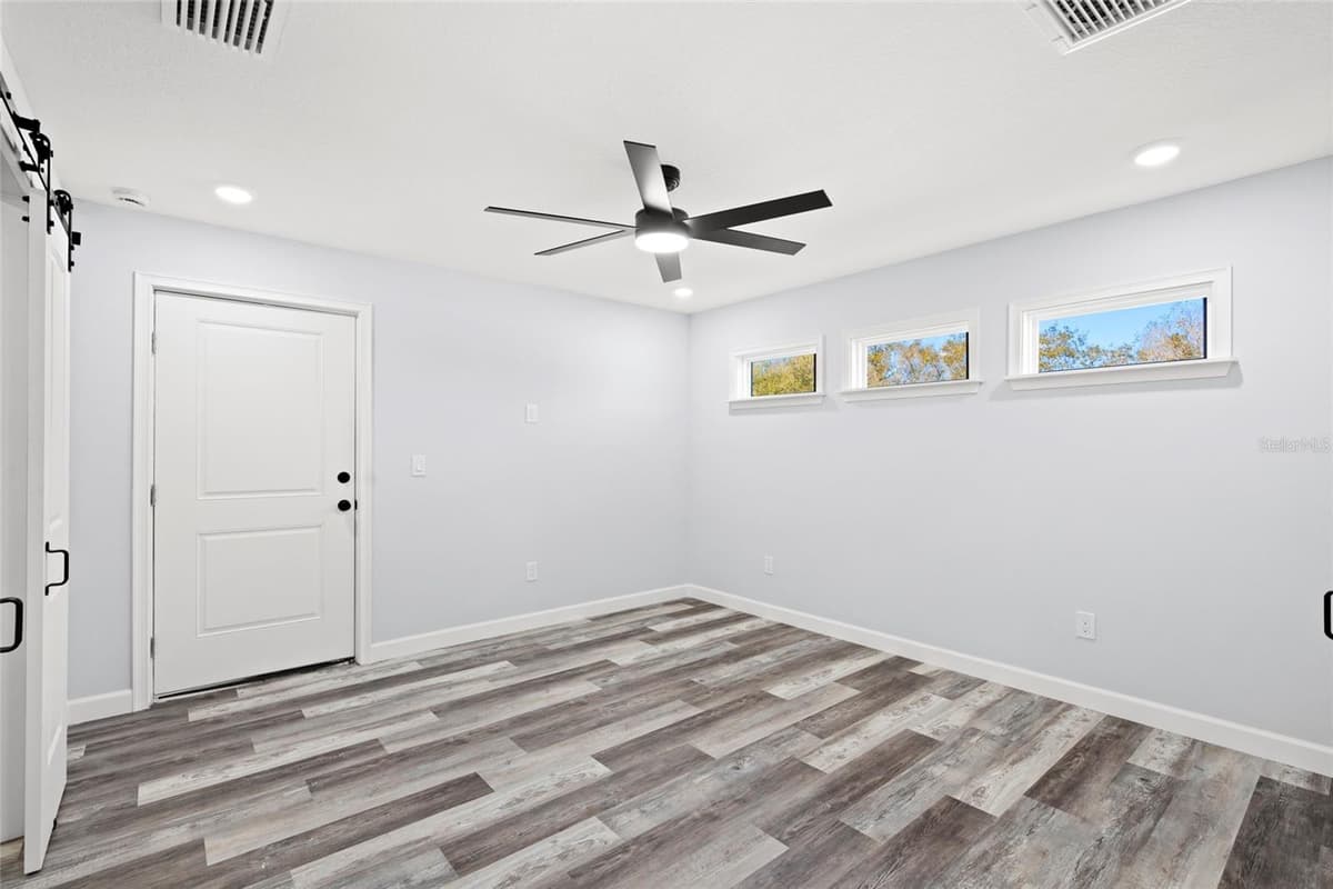 20806 274TH STREET — photo 15 of 44