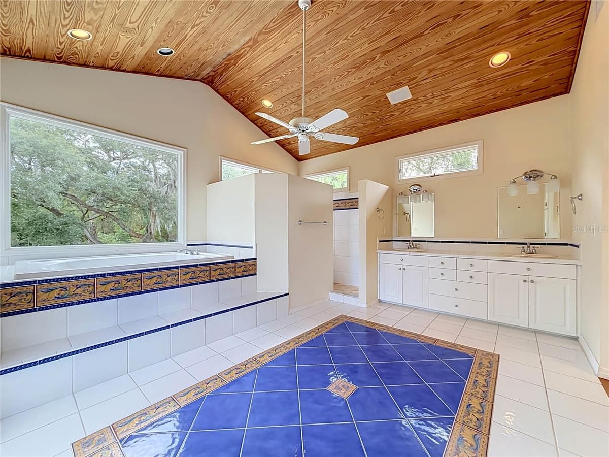 1850 OAK CREEK DRIVE — photo 38 of 72