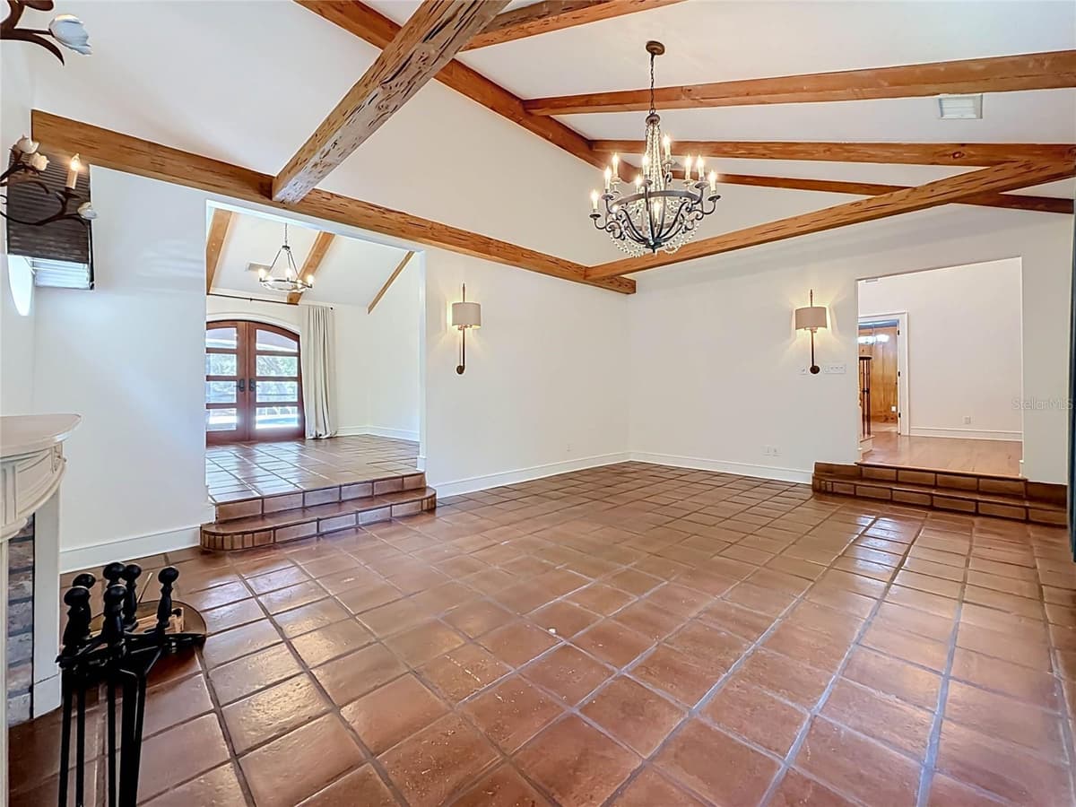 1850 OAK CREEK DRIVE — photo 11 of 72