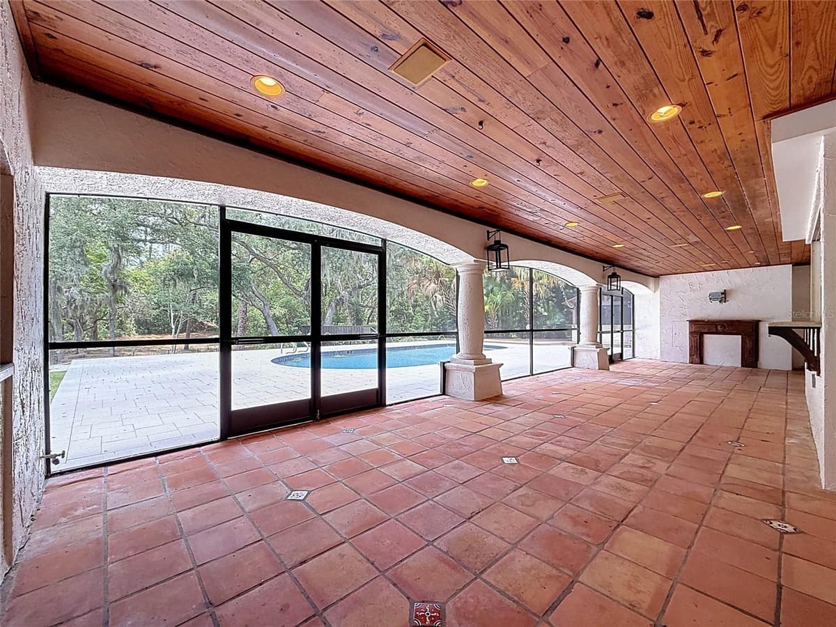 1850 OAK CREEK DRIVE — photo 54 of 72