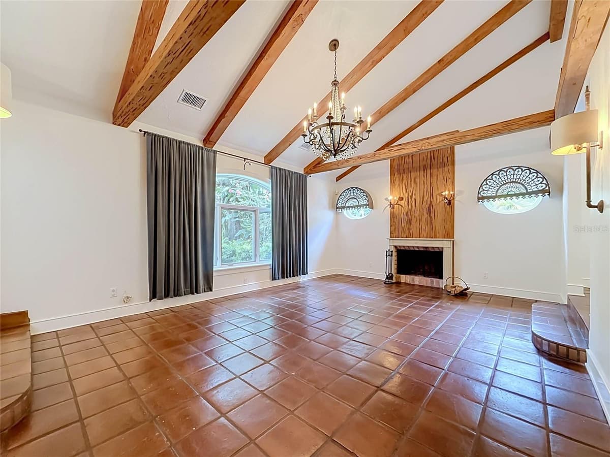 1850 OAK CREEK DRIVE — photo 9 of 72