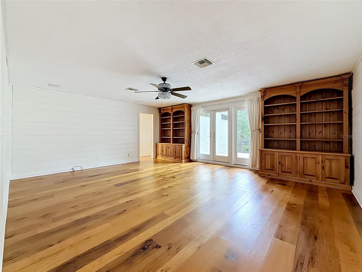 1850 OAK CREEK DRIVE — photo 34 of 72