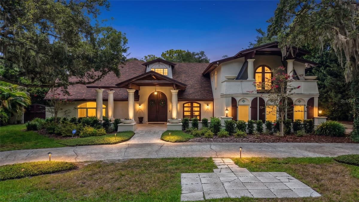 1850 OAK CREEK DRIVE — photo 1 of 72