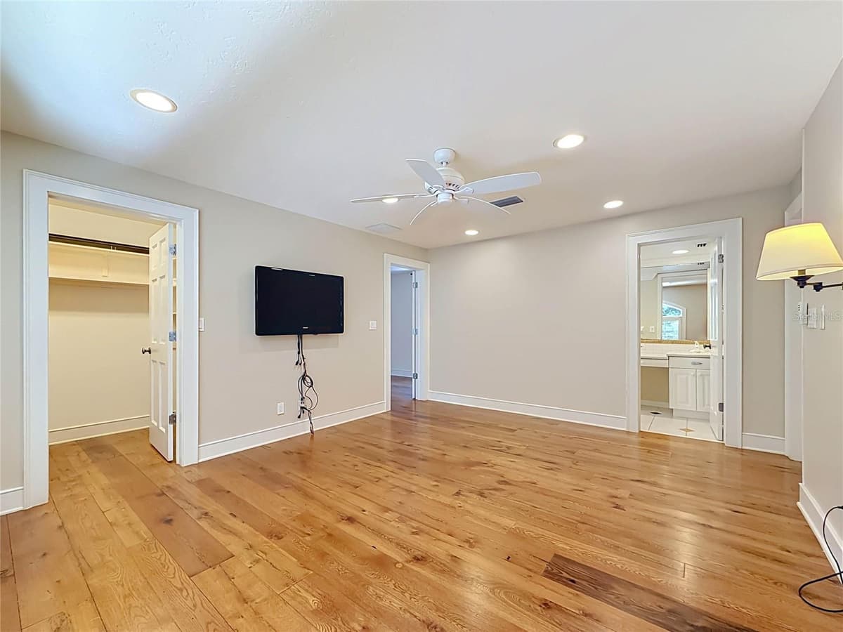 1850 OAK CREEK DRIVE — photo 43 of 72