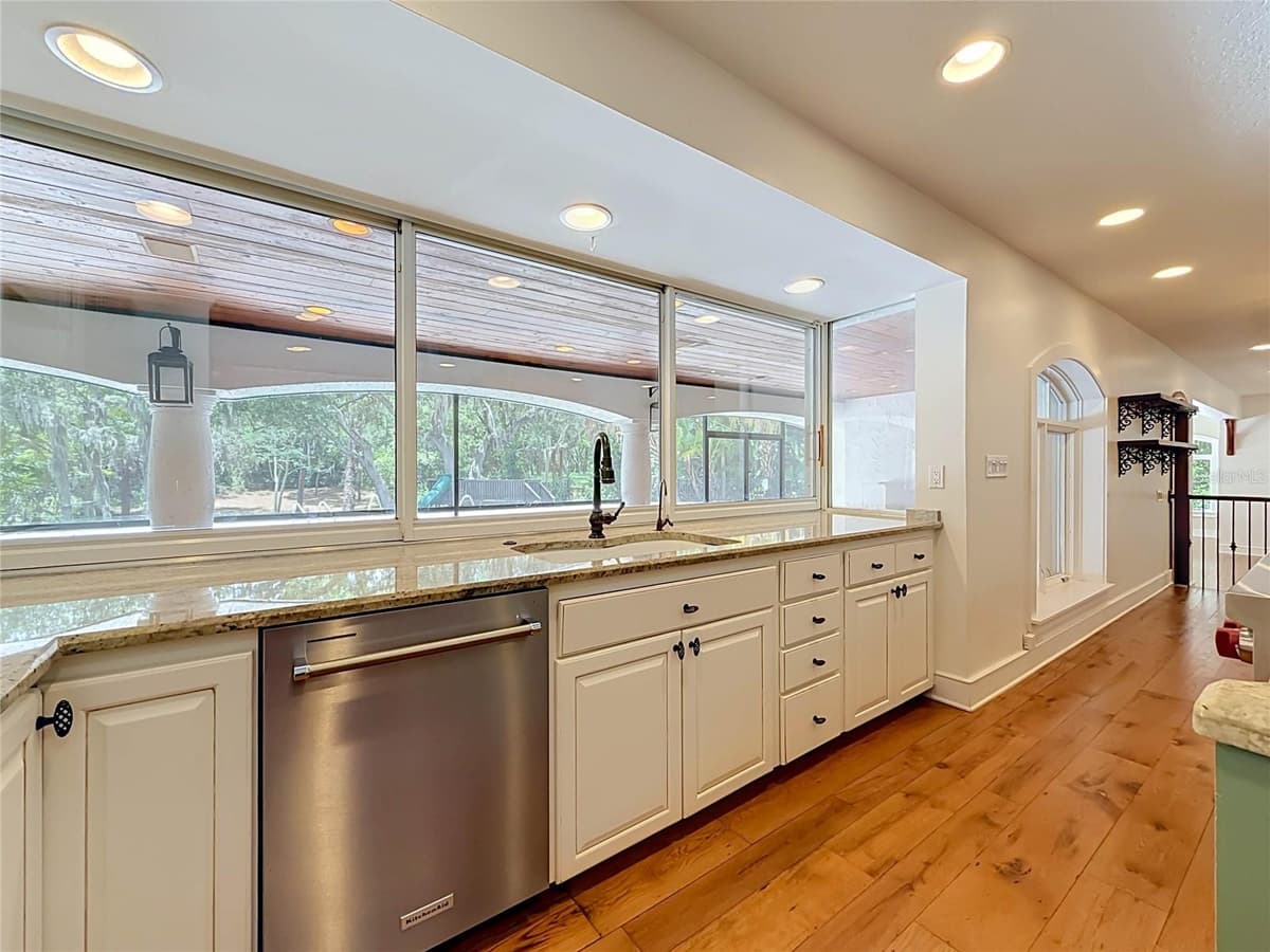 1850 OAK CREEK DRIVE — photo 17 of 72