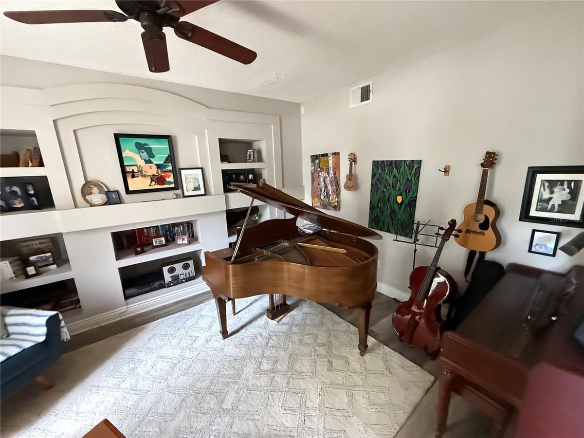 1701 BRIDLEWALK COURT — photo 4 of 24