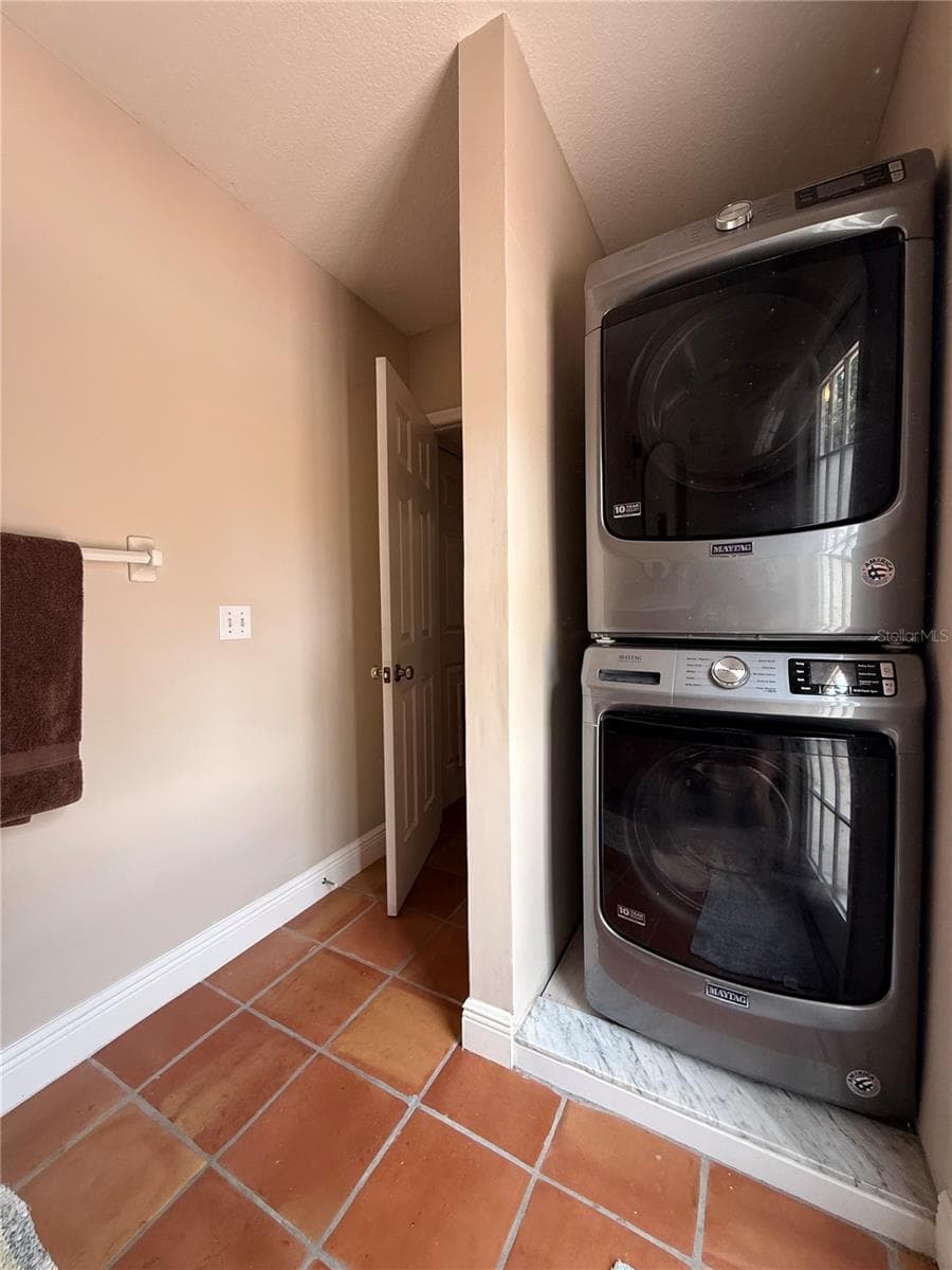 1701 BRIDLEWALK COURT — photo 11 of 24