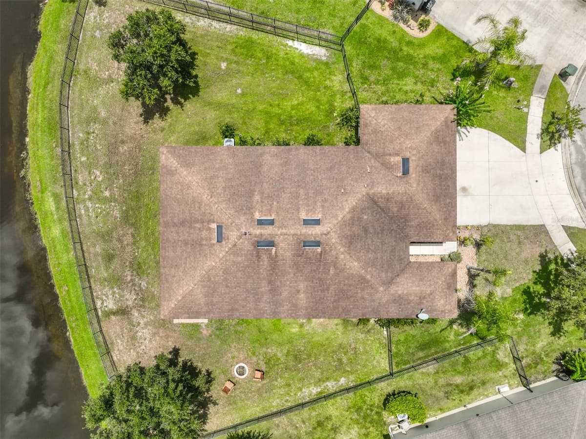 131 MULBERRY BRANCH COURT — photo 6 of 55