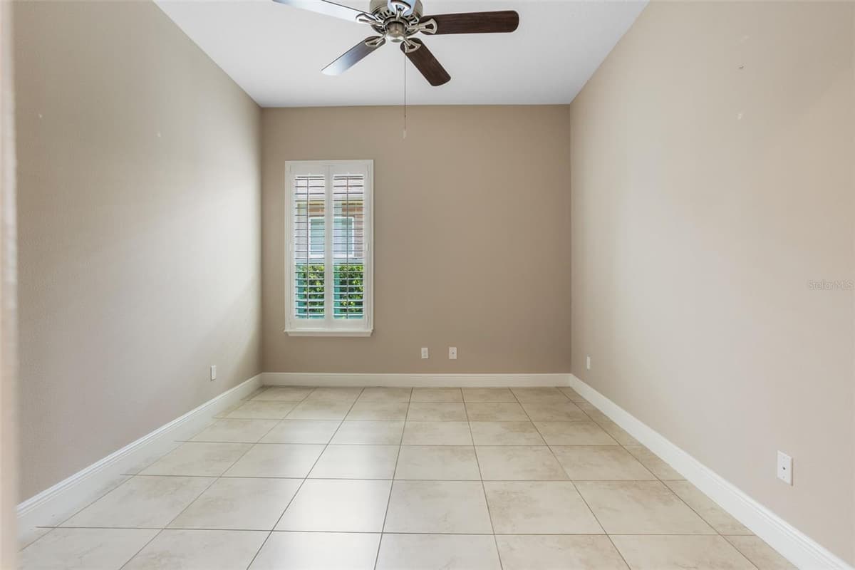 290 SILVER MAPLE ROAD — photo 16 of 61