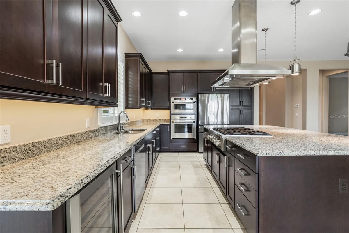 290 SILVER MAPLE ROAD — photo 13 of 61