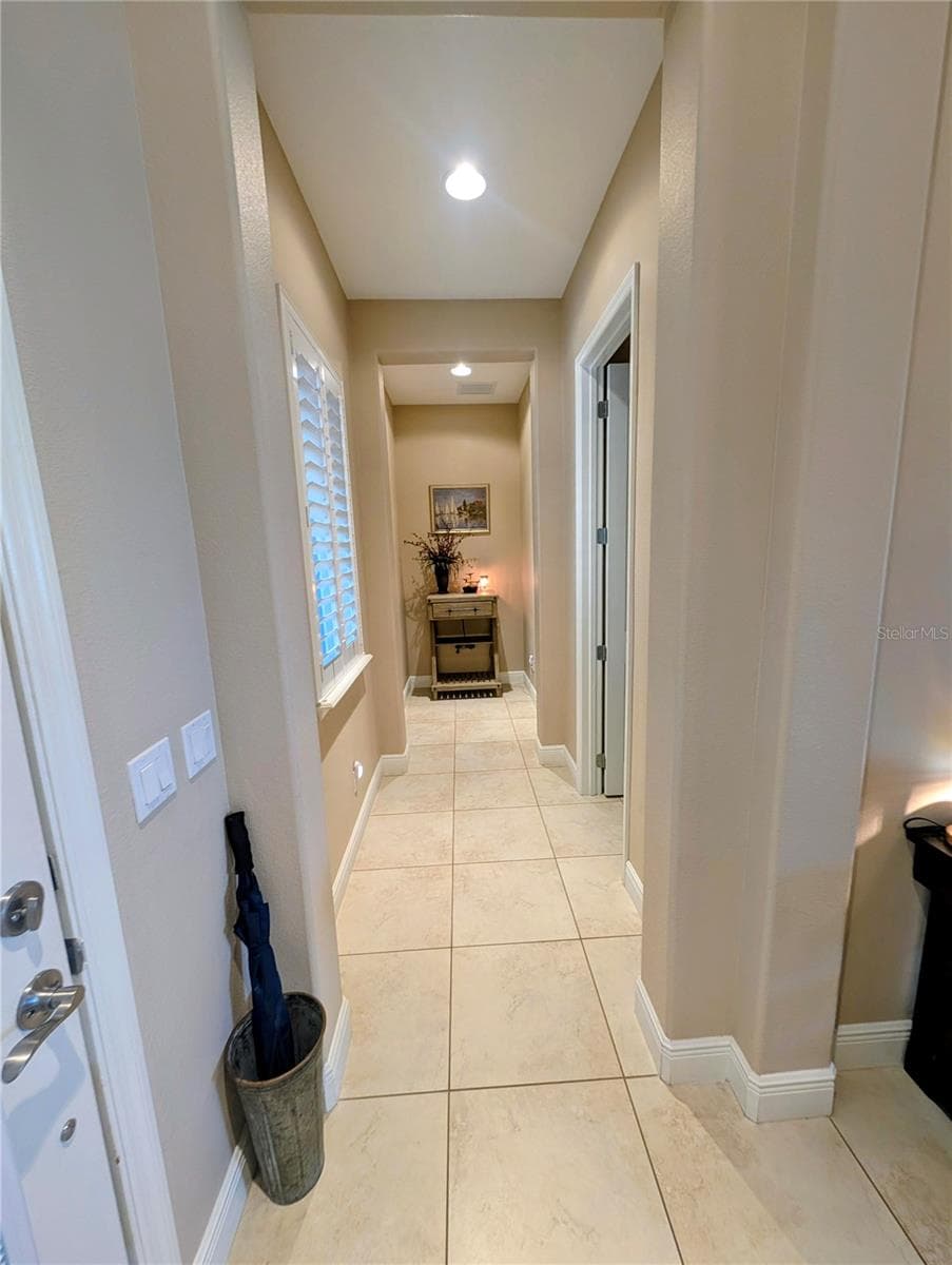 290 SILVER MAPLE ROAD — photo 26 of 61