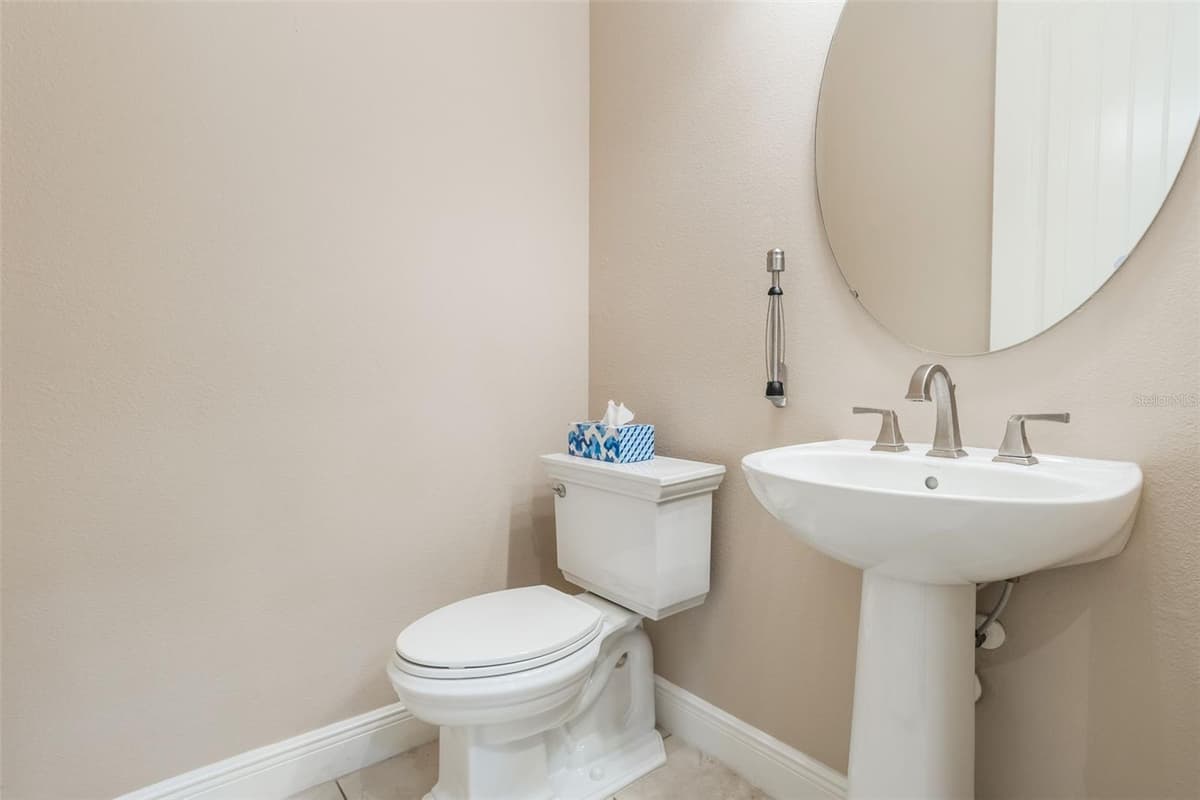 290 SILVER MAPLE ROAD — photo 31 of 61