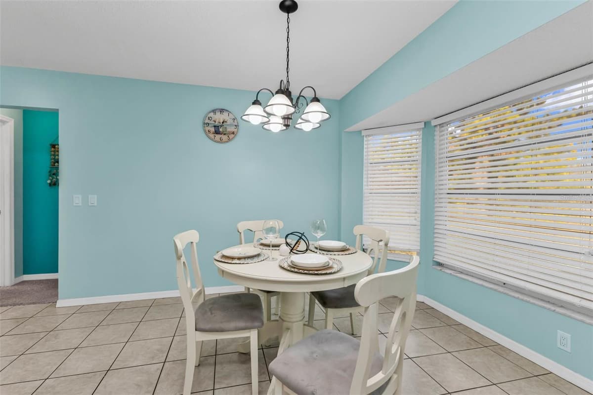 285 MARK TWAIN LANE — photo 11 of 31