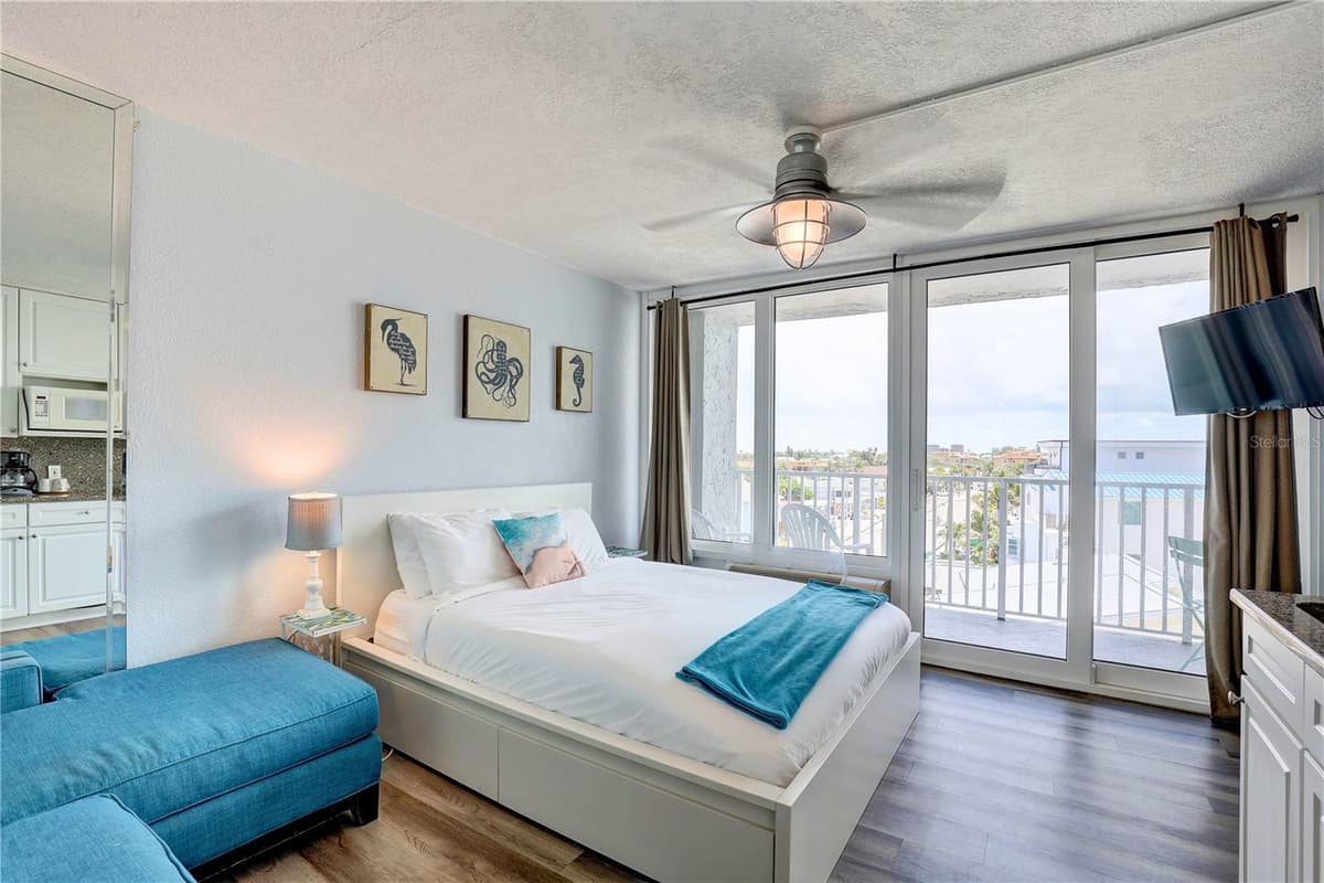 9980 GULF BOULEVARD — photo 5 of 28