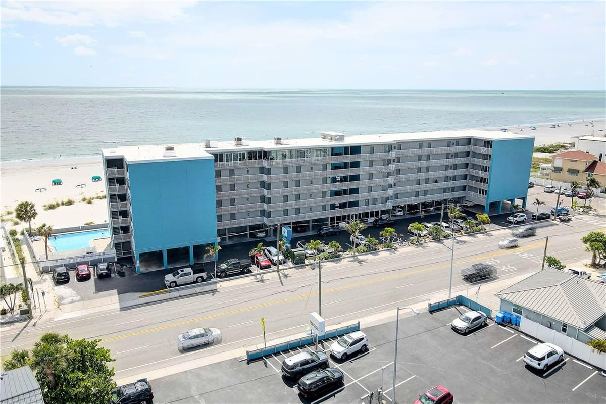 9980 GULF BOULEVARD — photo 16 of 28