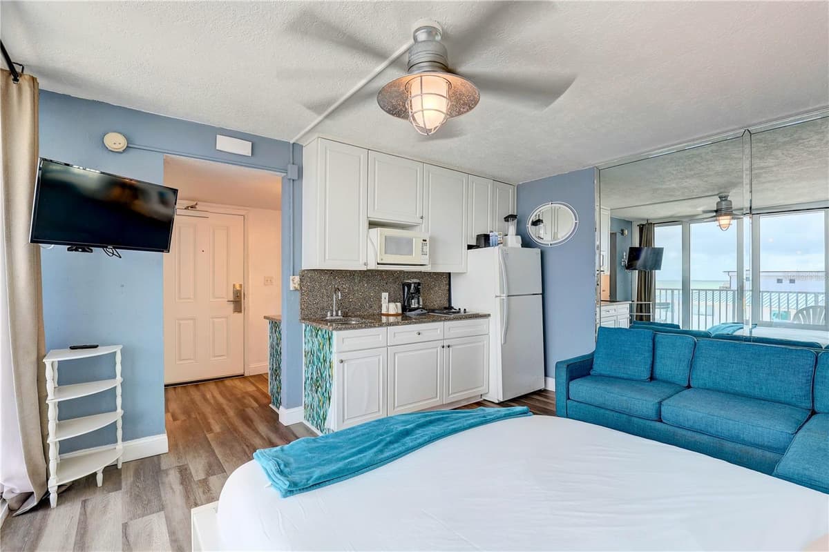 9980 GULF BOULEVARD — photo 4 of 28