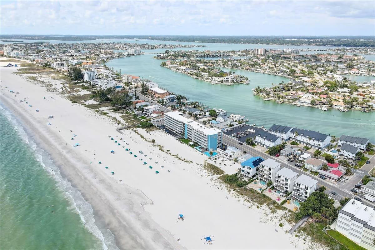 9980 GULF BOULEVARD — photo 18 of 28