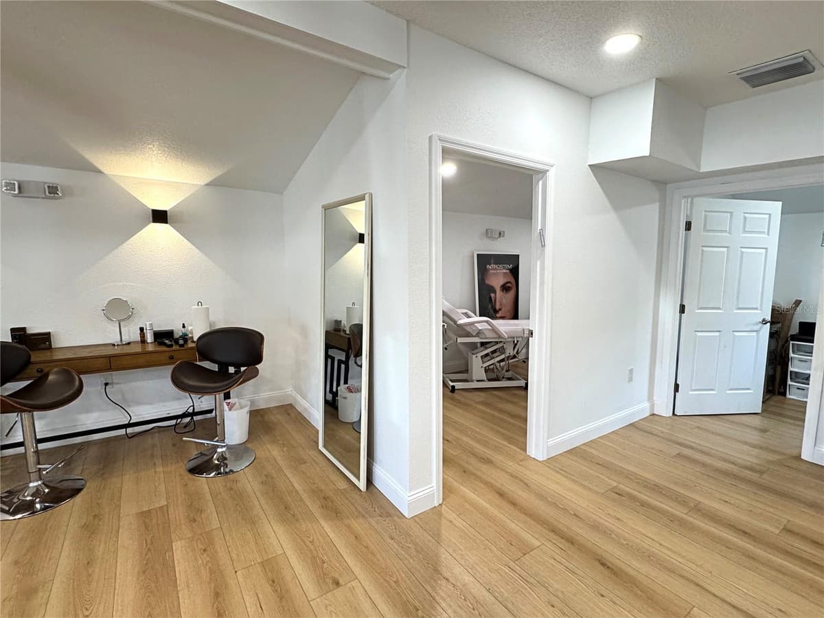 411 FLAGLER AVENUE — photo 9 of 23