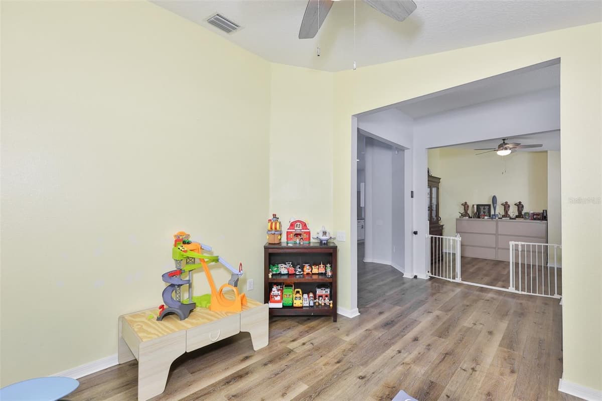 10234 BLOOMFIELD HILLS DRIVE — photo 18 of 47