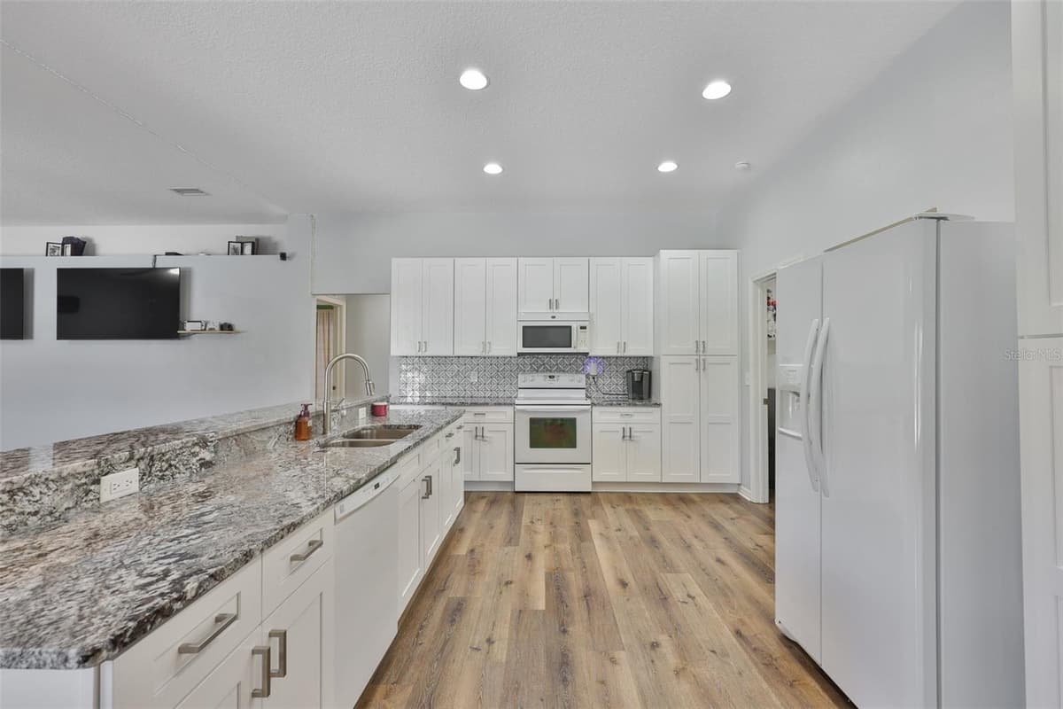10234 BLOOMFIELD HILLS DRIVE — photo 6 of 47
