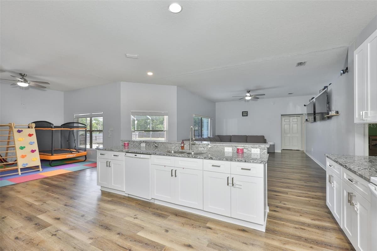 10234 BLOOMFIELD HILLS DRIVE — photo 7 of 47