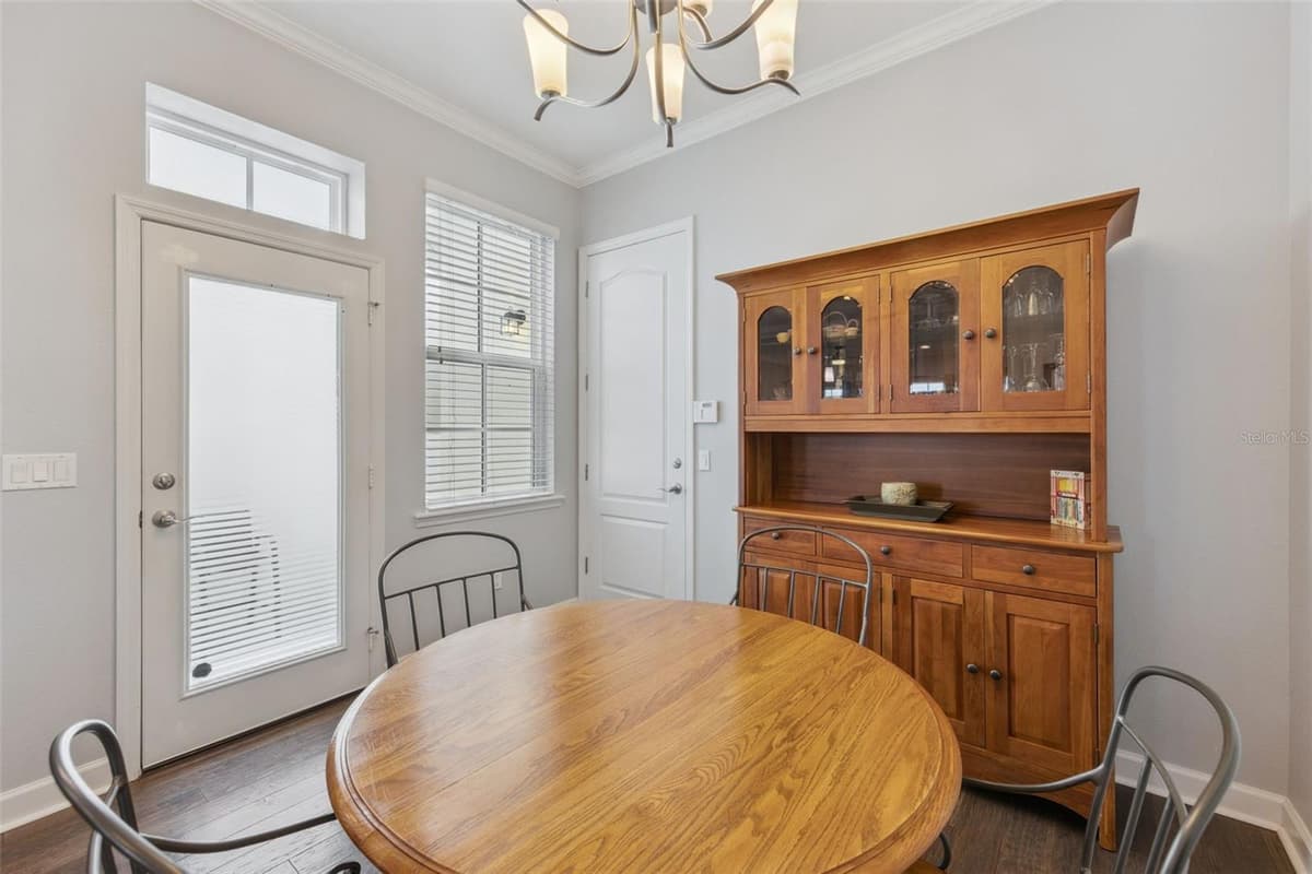 1426 RESOLUTE STREET — photo 13 of 43