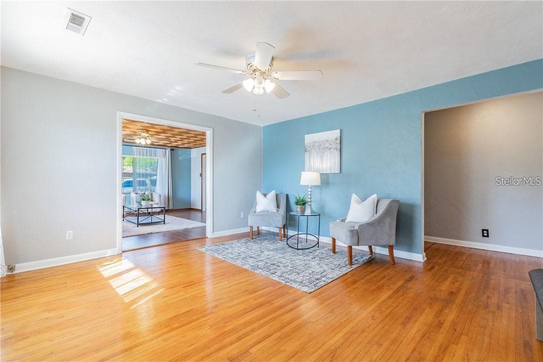 5418 RIVERHILLS DRIVE — photo 4 of 28