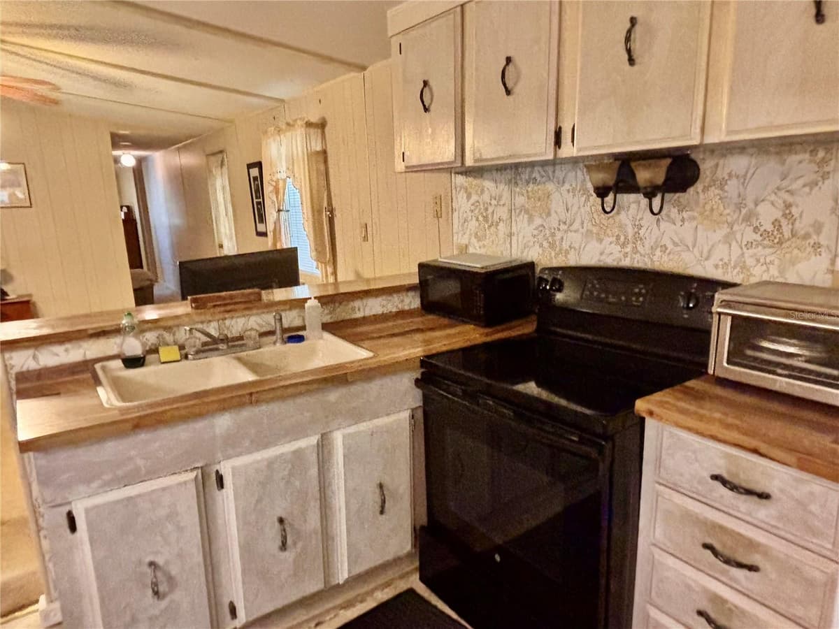 945 TARRSON BOULEVARD — photo 8 of 19