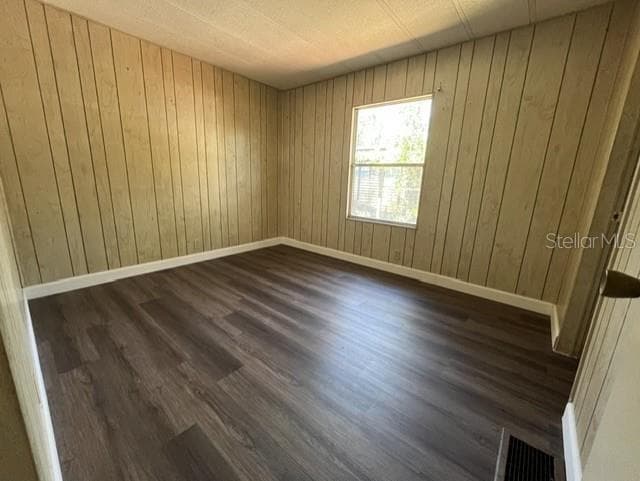 223 PEPPERTREE COURT — photo 10 of 29