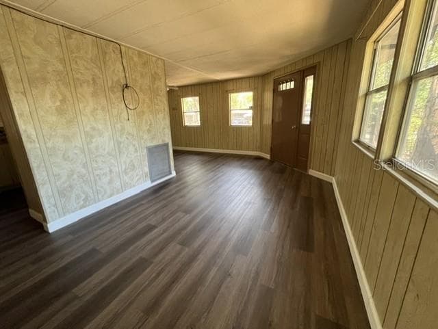 223 PEPPERTREE COURT — photo 6 of 29
