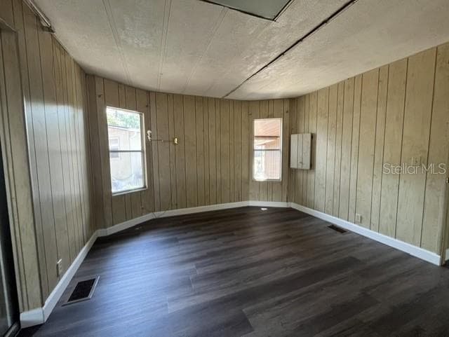 223 PEPPERTREE COURT — photo 13 of 29