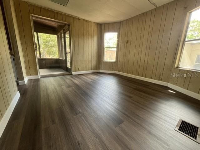 223 PEPPERTREE COURT — photo 14 of 29