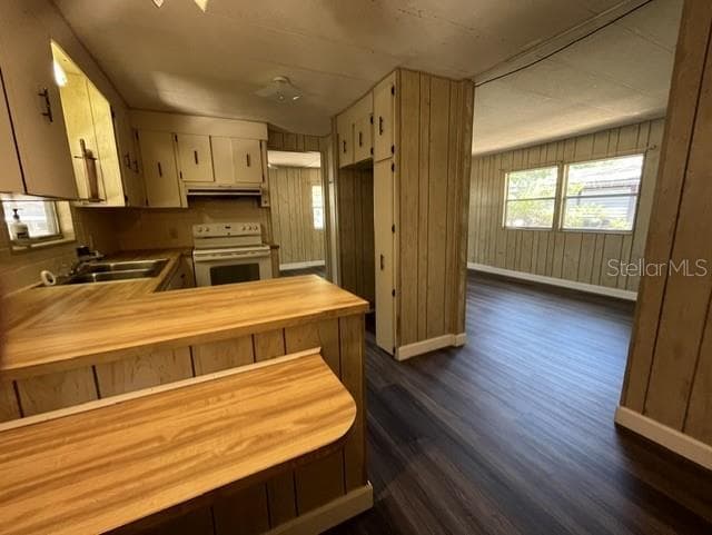 223 PEPPERTREE COURT — photo 5 of 29