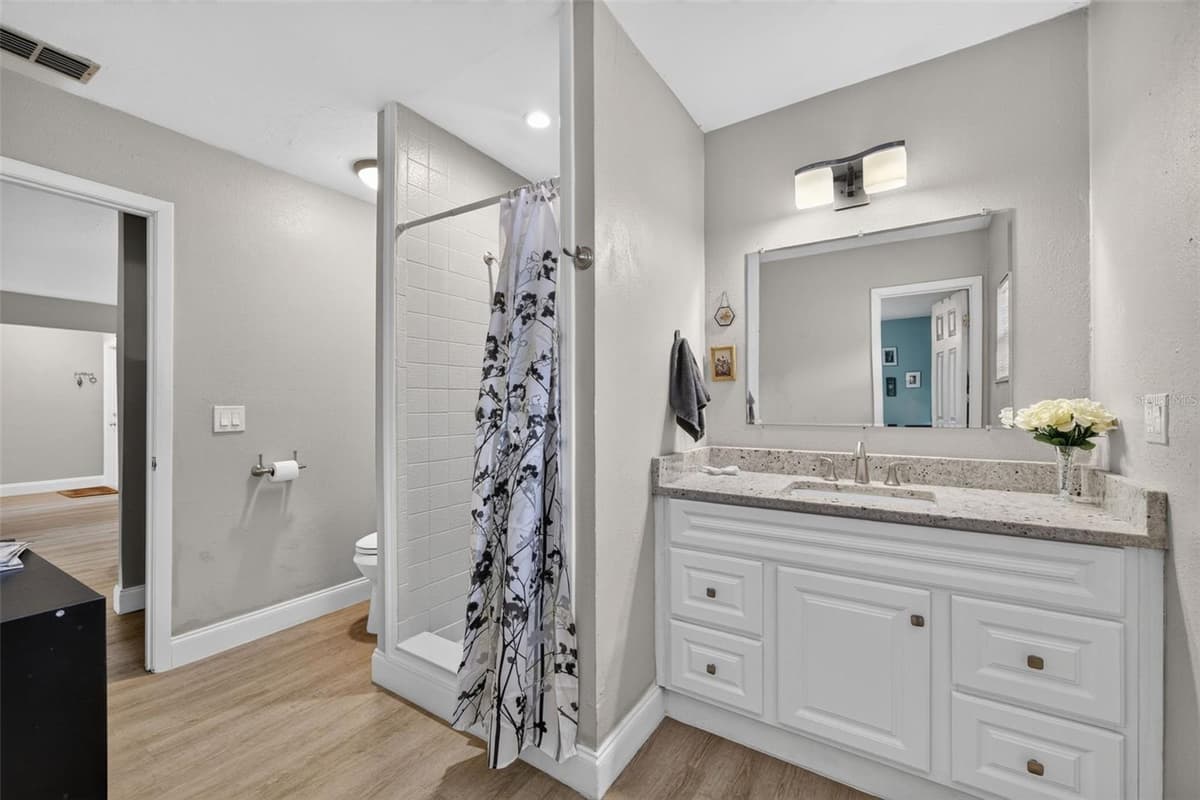 9 FRESHWATER DRIVE — photo 13 of 21