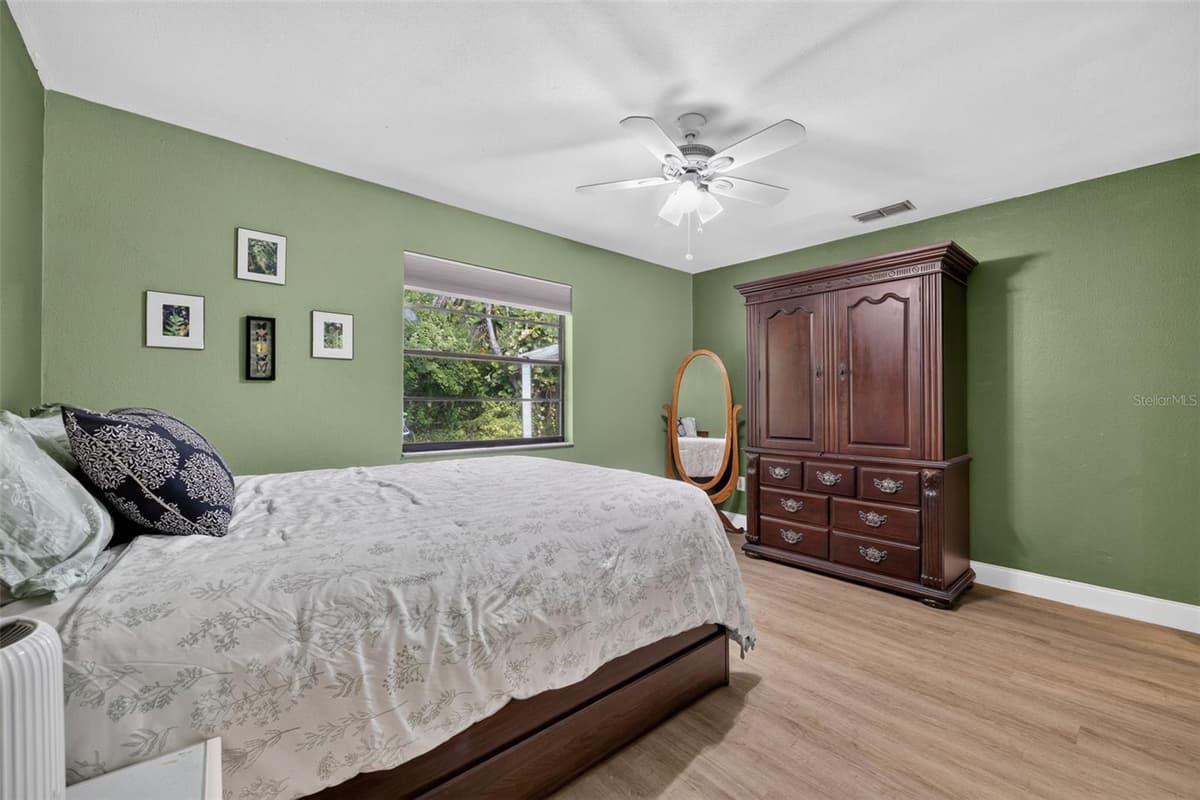 9 FRESHWATER DRIVE — photo 12 of 21
