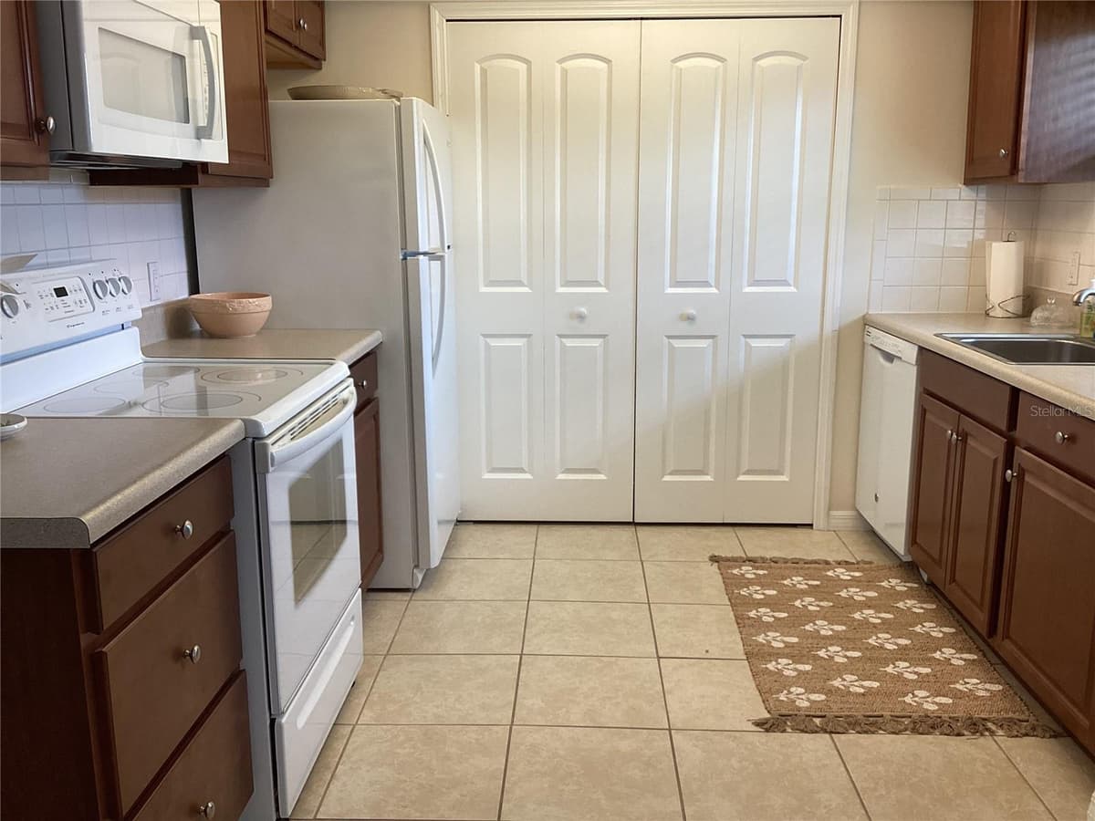 1250 PINELLAS AVENUE — photo 5 of 25