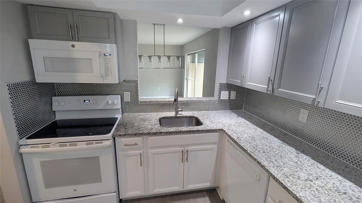 519 POLARIS LOOP — photo 12 of 21