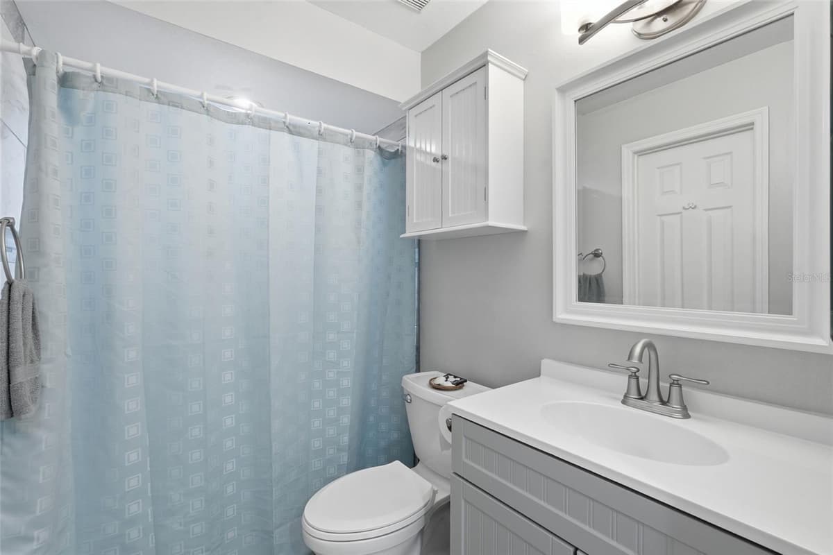 4410 WARREN AVENUE — photo 22 of 48
