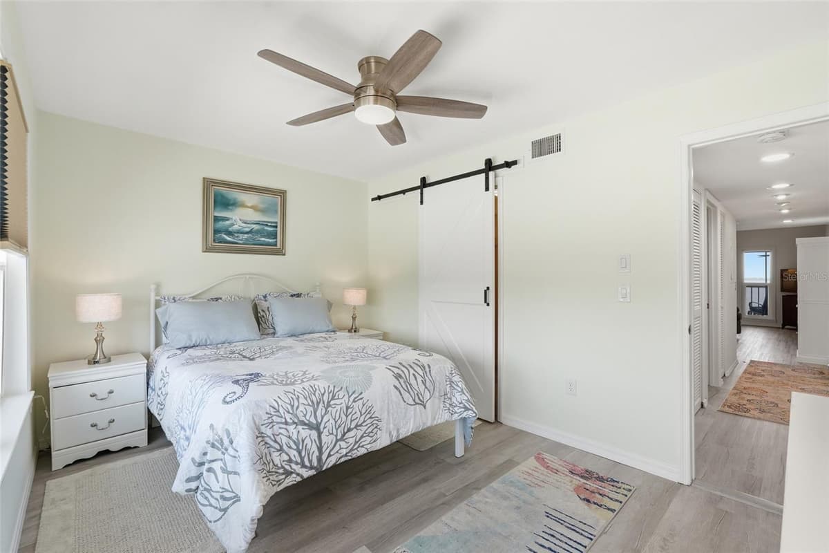 4410 WARREN AVENUE — photo 19 of 48