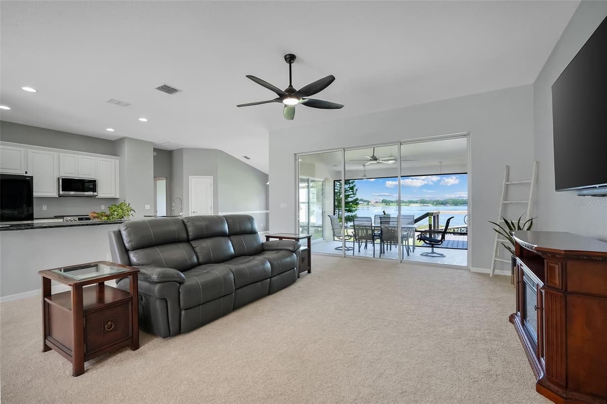 18233 ROSE STREET — photo 10 of 60