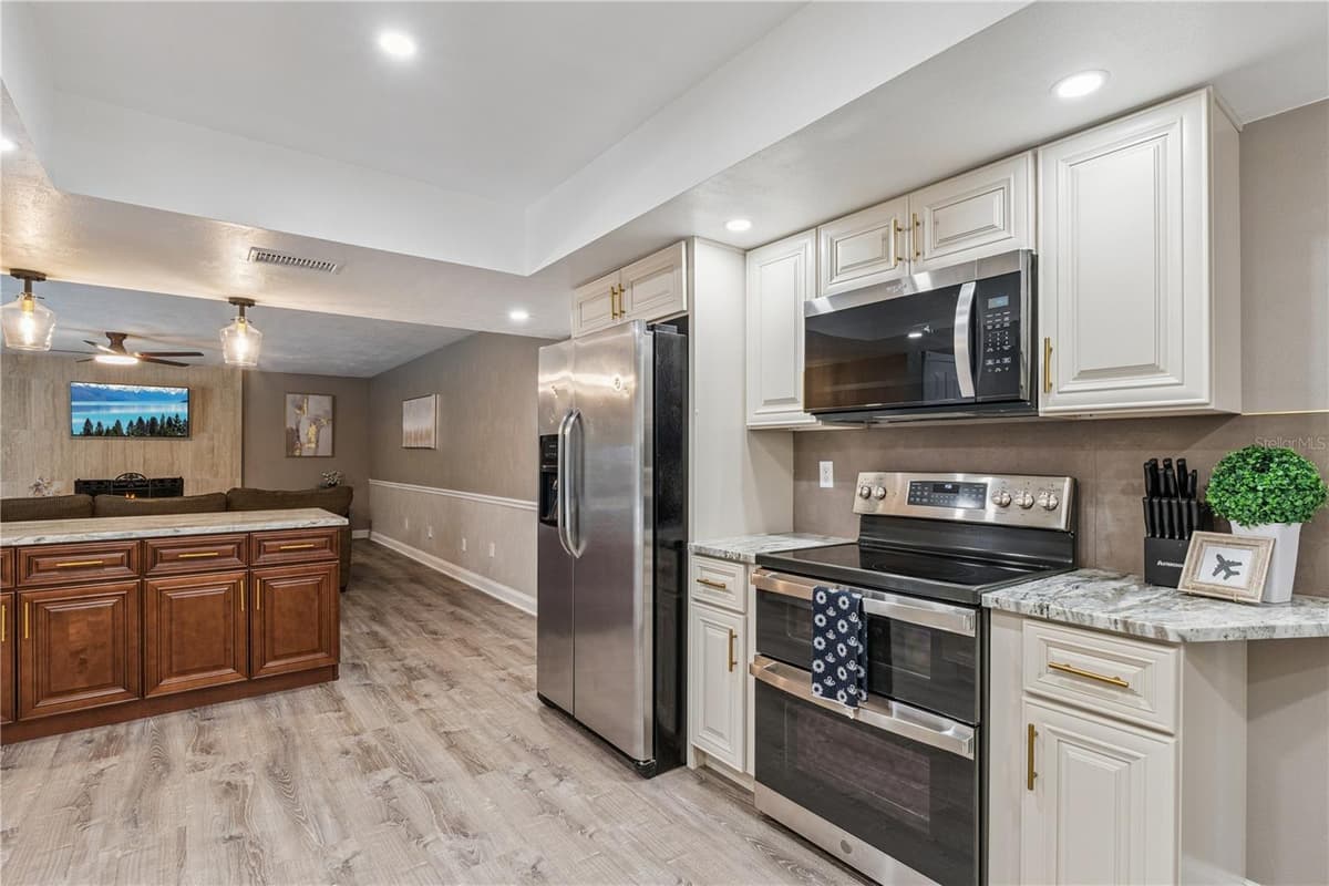 537 PELICAN BAY DRIVE — photo 10 of 58