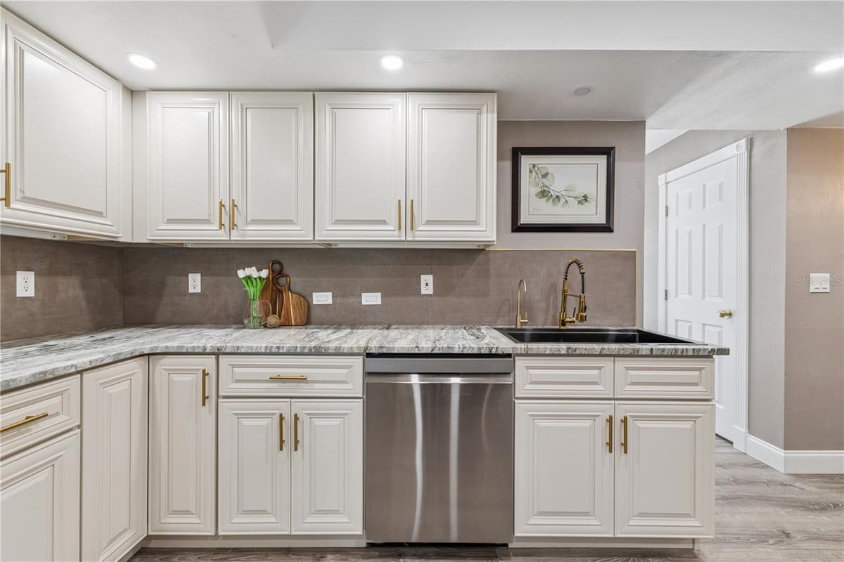537 PELICAN BAY DRIVE — photo 9 of 58